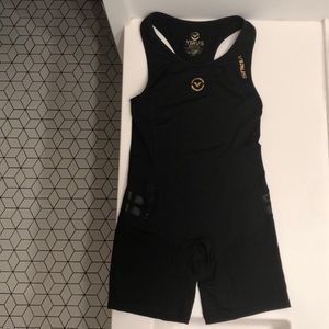 Virus weightlifting singlet